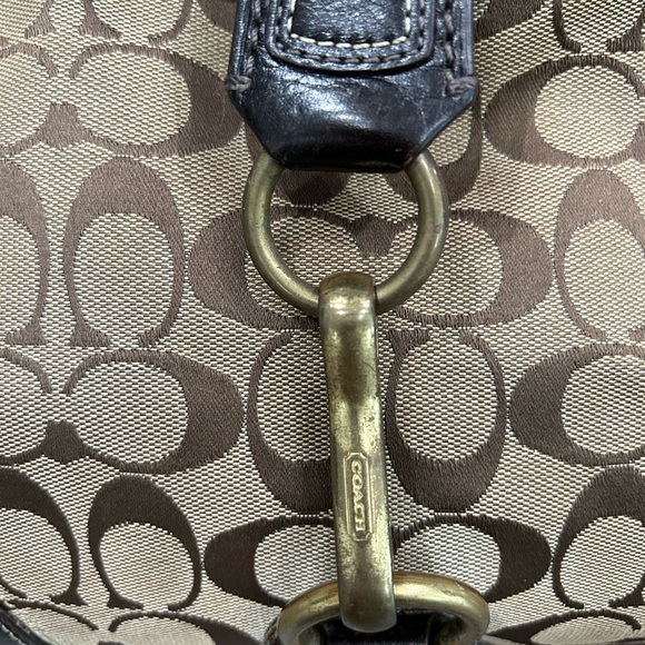 Vintage Authentic Signature Coach Shoulder Handbag - Picture 2 of 11